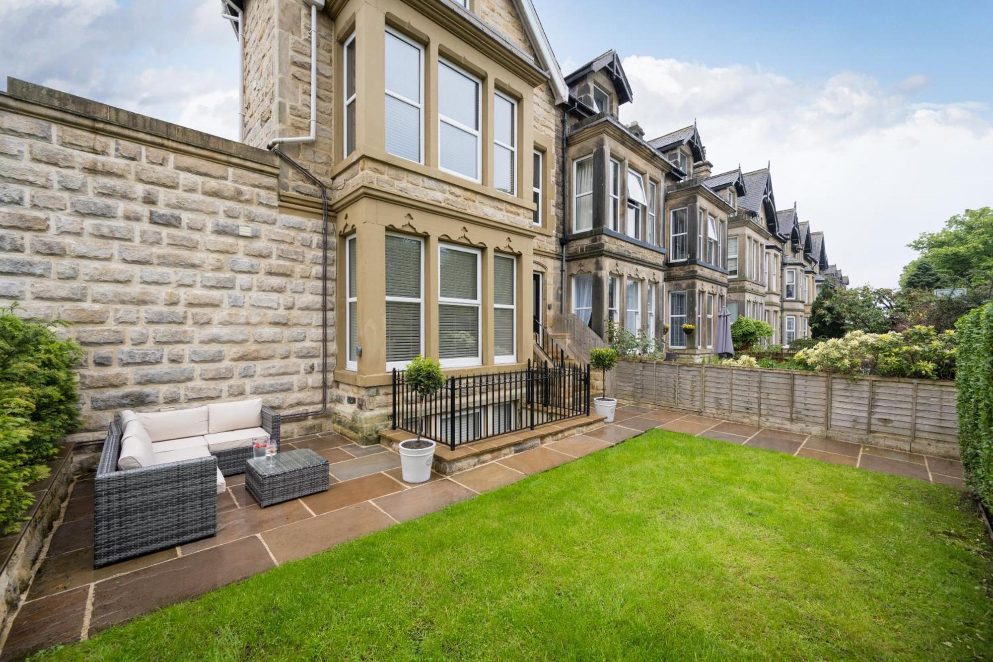 Sixtytwo By Harrogate Serviced Apartments Екстер'єр фото